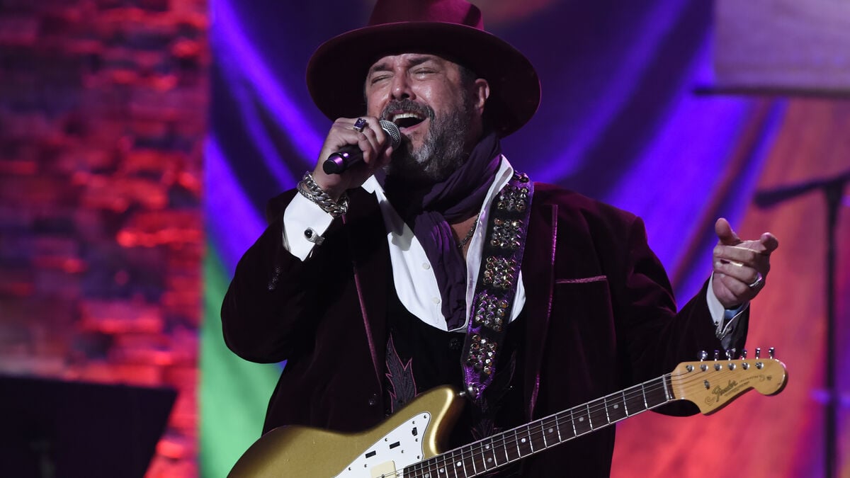 The Mavericks singer dies