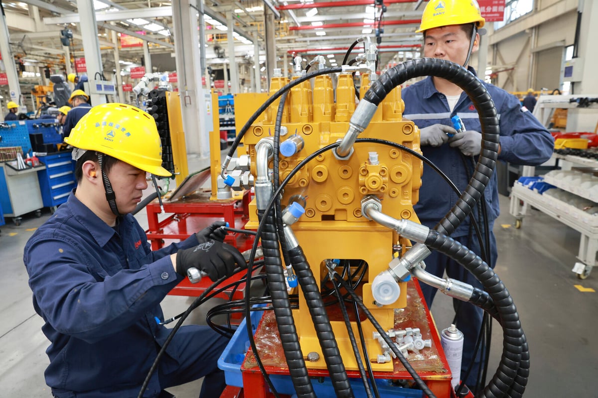 China's Industrial Growth Surges in April Amid Declining Consumption