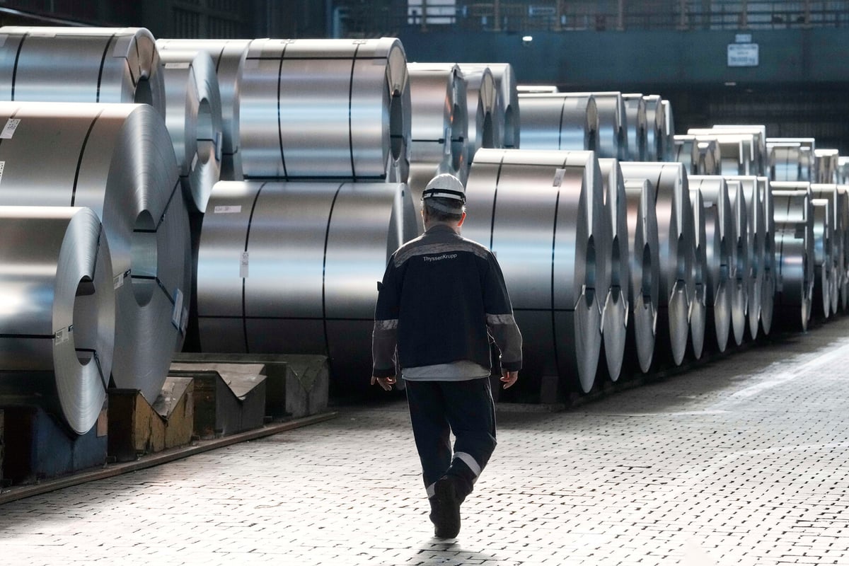 Eurozone Industry Sees Growth in August with PMI at 50.7