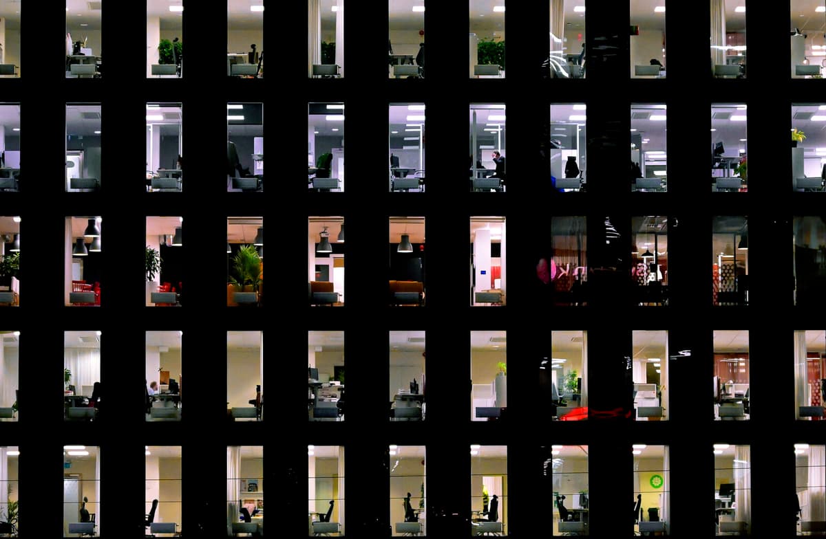 Service Sector Index Rises in May, Exceeds Expectations