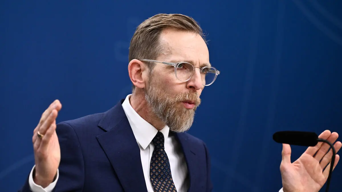 Minister on criticism says our damned duty to prevent violence in close relationships and protect children