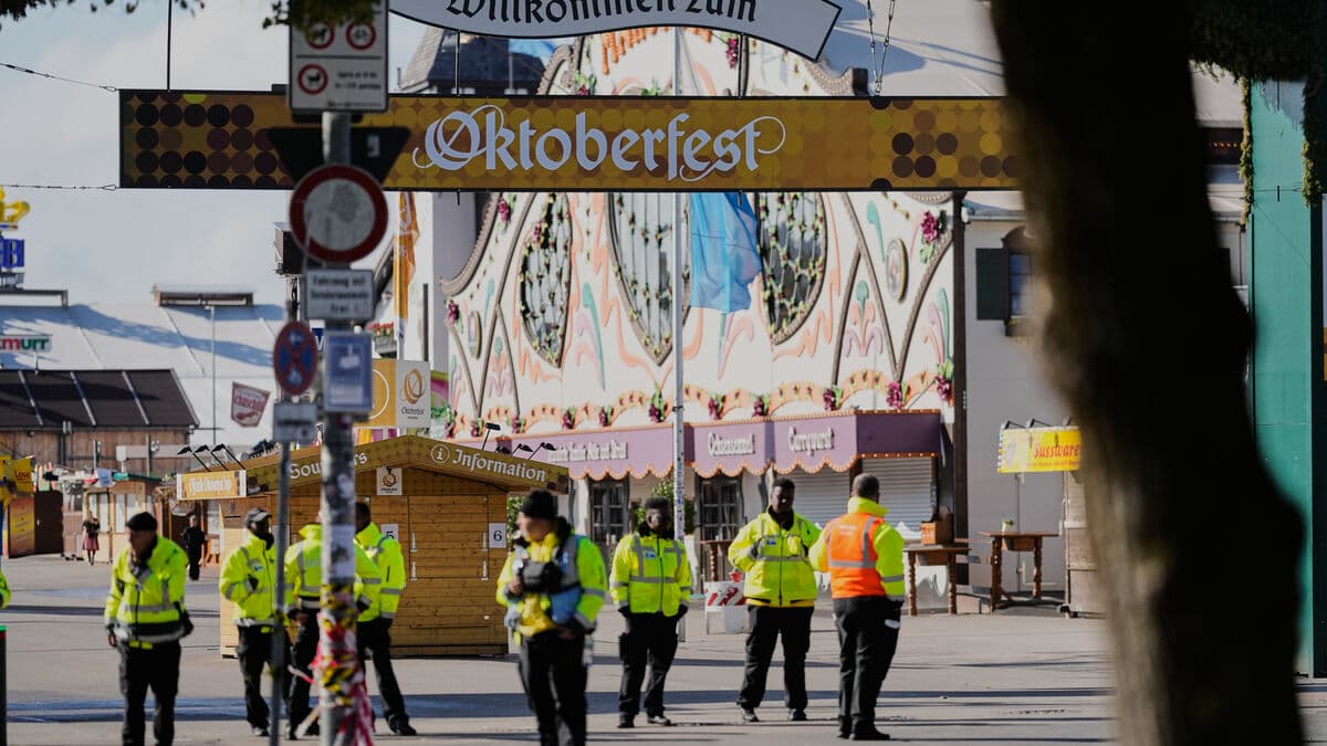 Munich Oktoberfest Reopens After Bomb Threat Closure