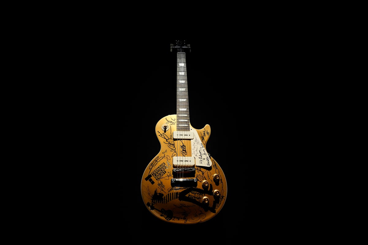 Over 3,000 counterfeit Gibson guitars seized