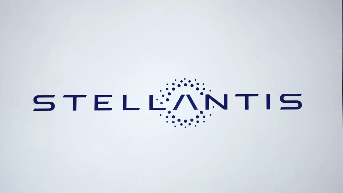 Price crash for car giant Stellantis after huge €22 billion writedown