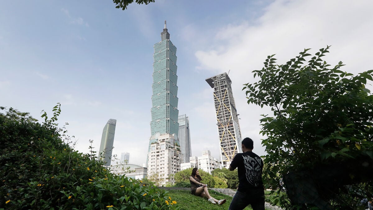 Rain stops Netflix skyscraper climb at Taipei 101