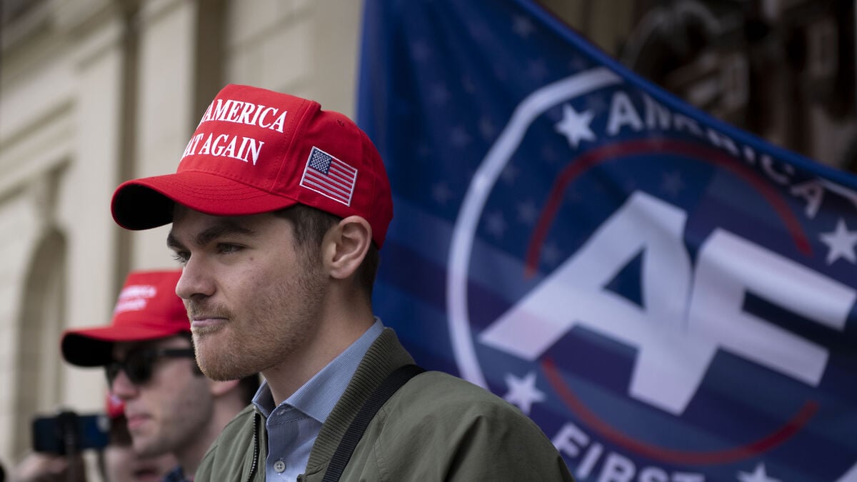 White power profile divides Maga: "Civil war"