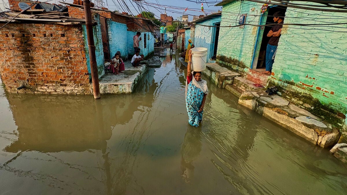 More than 60 dead as torrential rains devastate northern India
