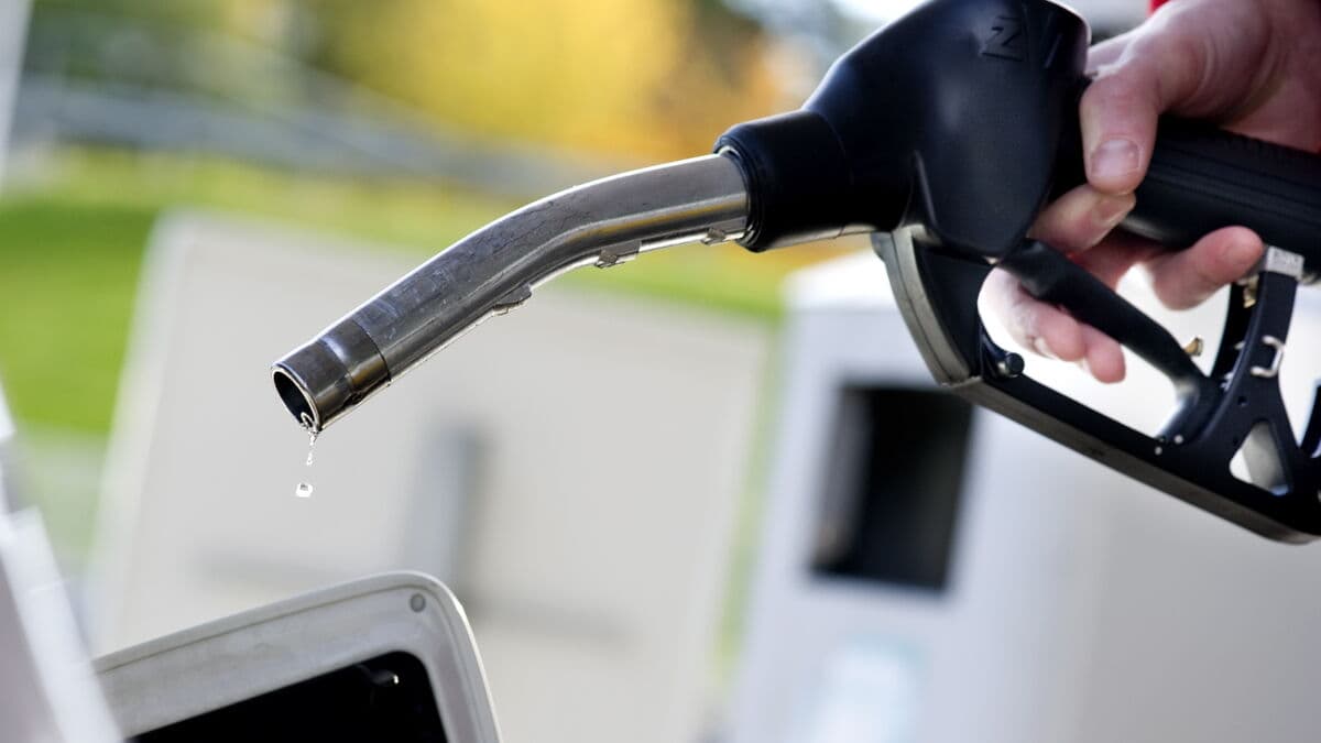 Diesel price cut by almost three kronor per liter