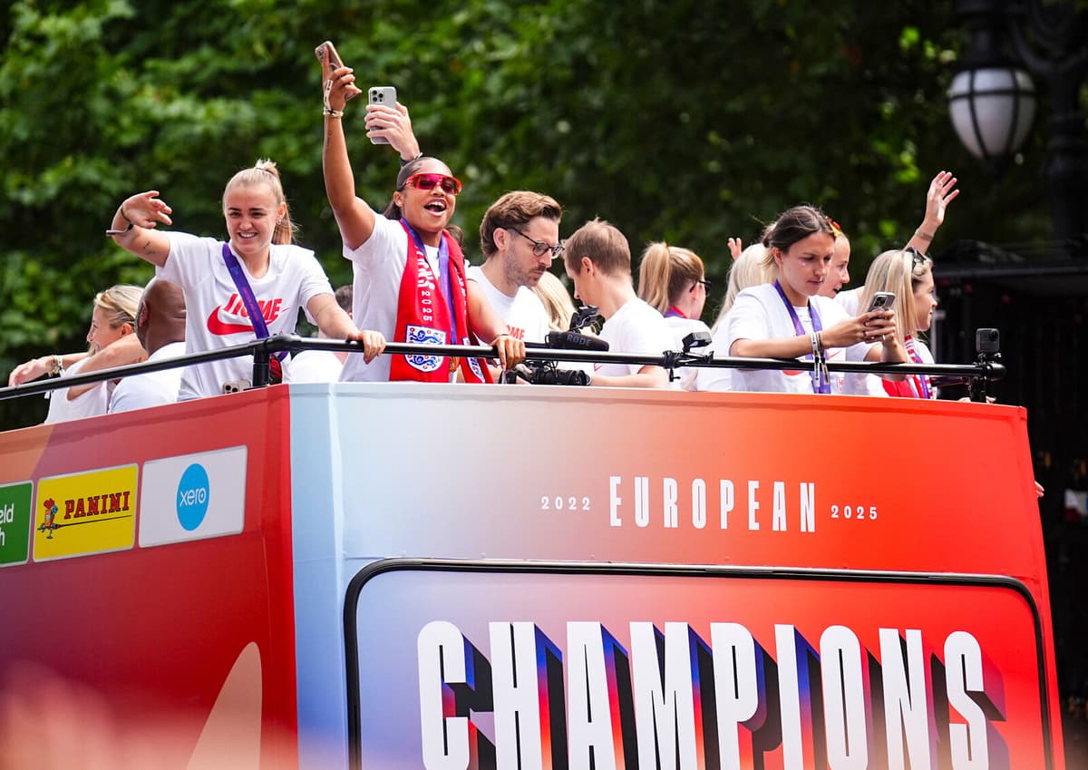 European Championship Heroes Celebrated with Video Call from Prime Minister