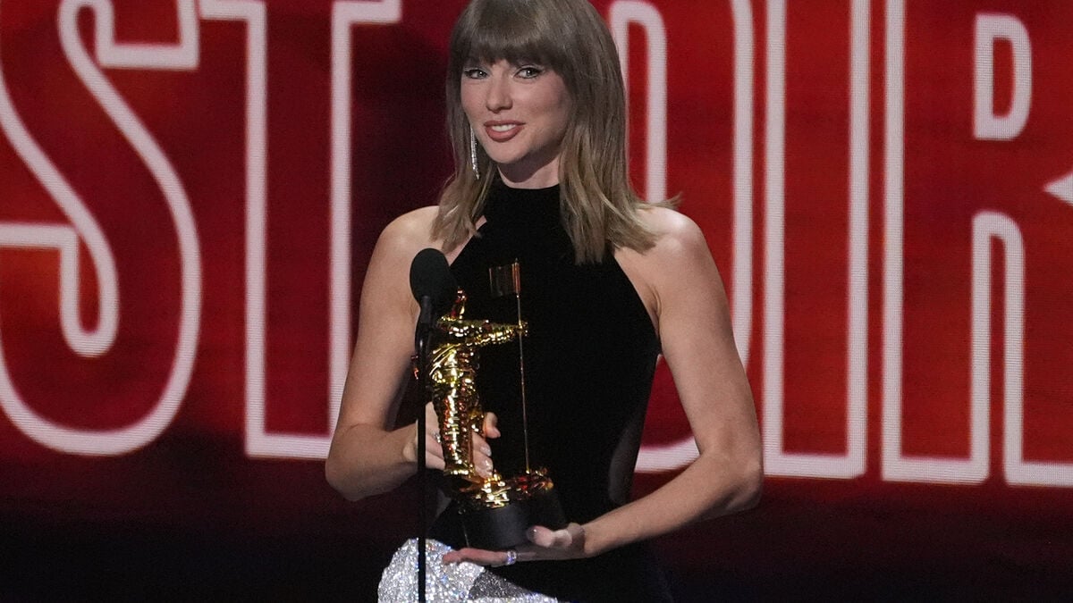 Taylor Swift makes VMAs history as most awarded artist in the show’s history