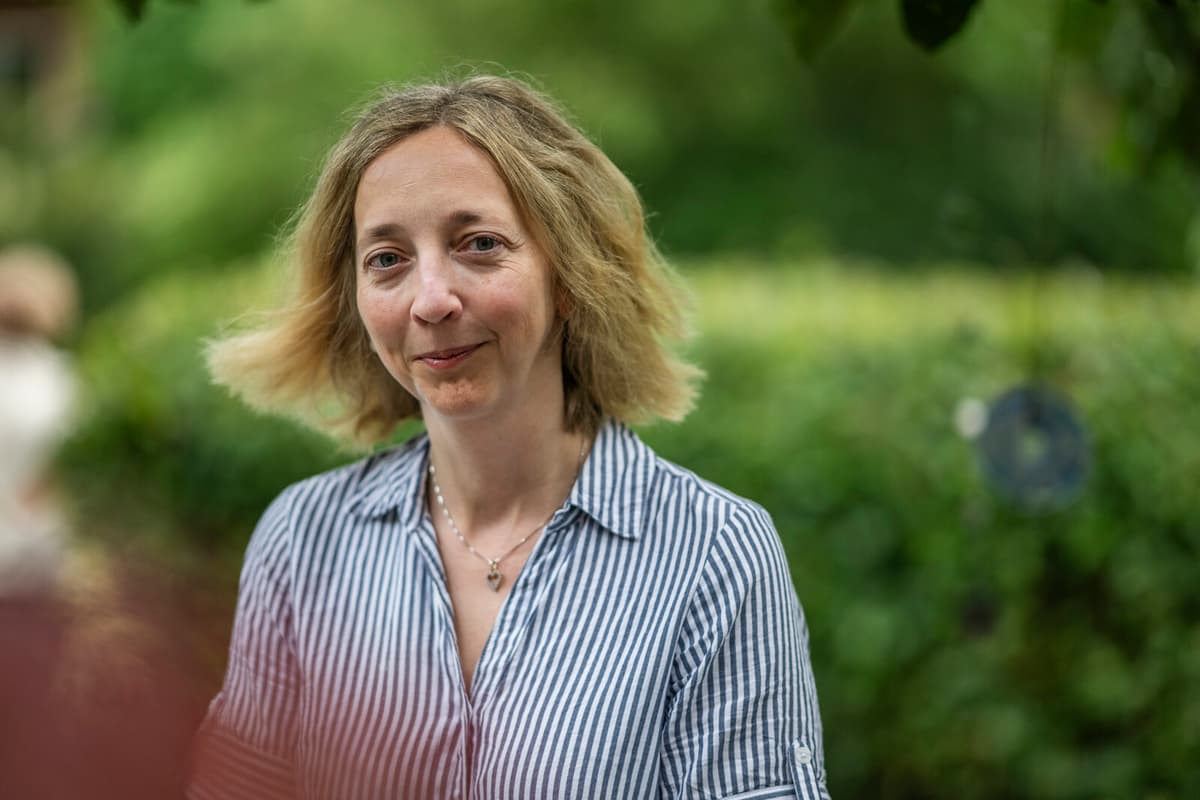 Emma Bouvin Debuts Novel Exploring Family Dynamics and Inheritance