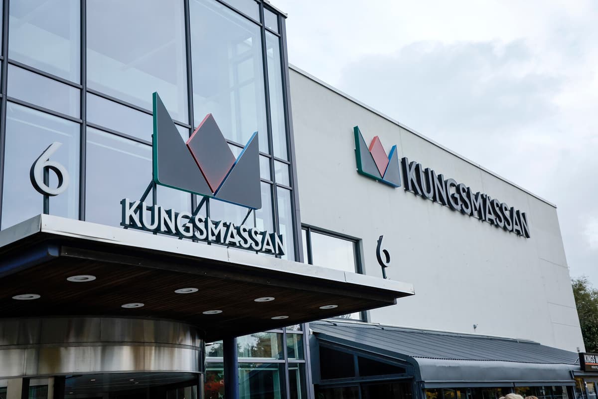 Three charged with murder plot – before gallery shooting