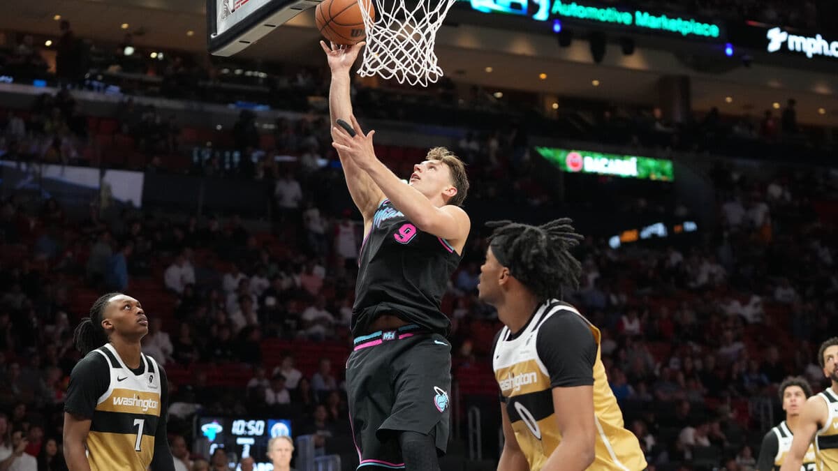 Pelle Larsson reaches 1,000 NBA career points