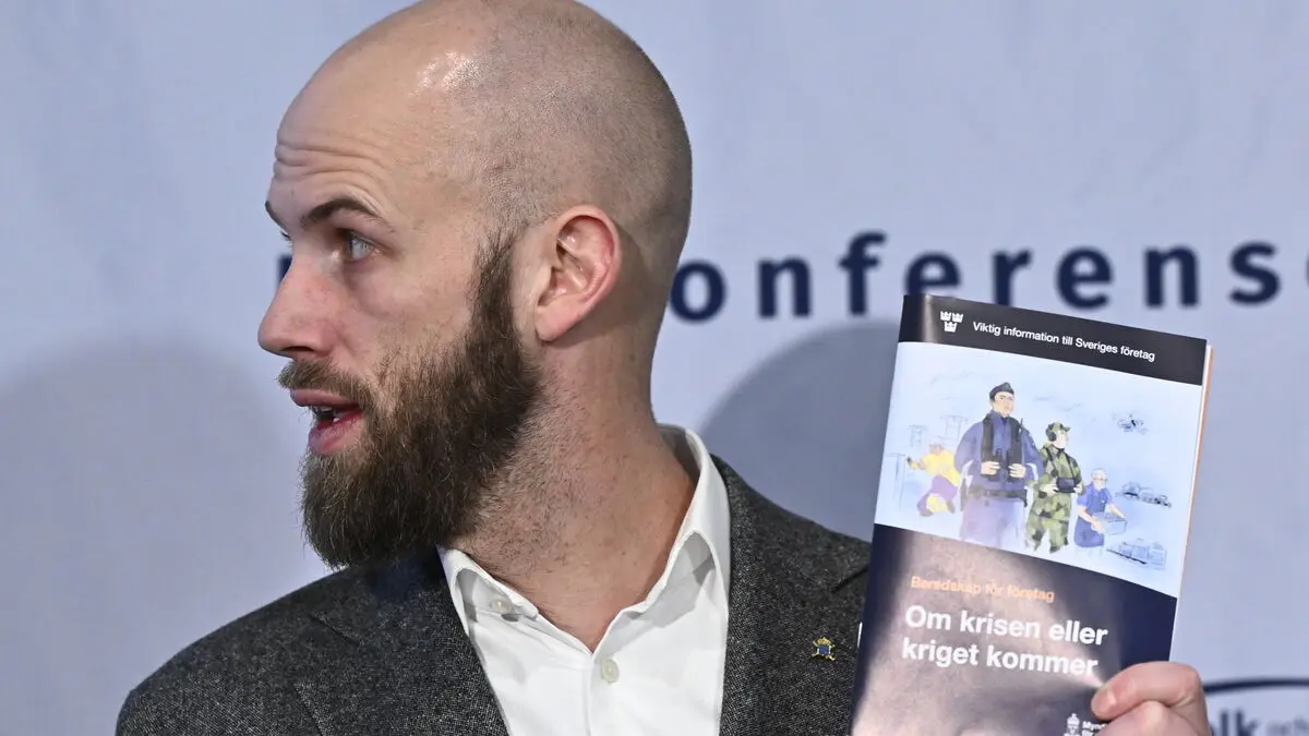 Companies and organizations get their own brochure for crisis and war