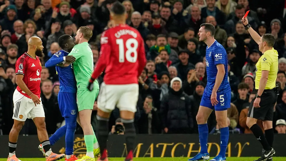 Örfilade his teammate – apologizes