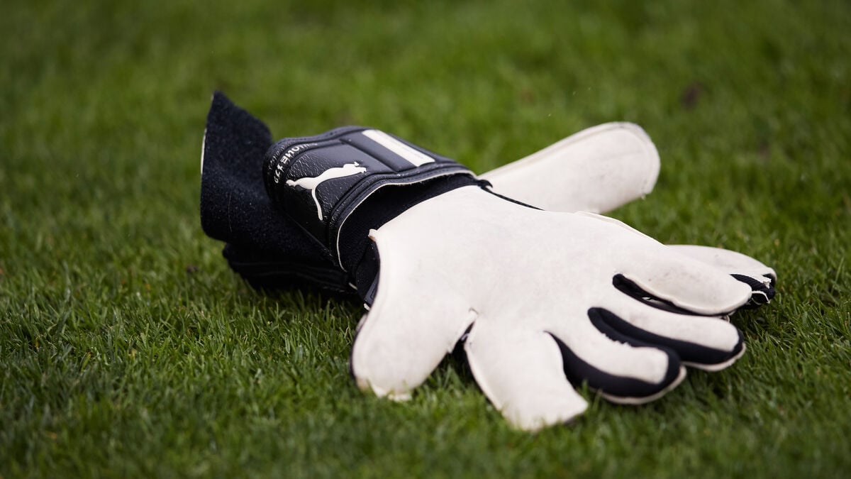 Uganda used three goalkeepers after Onyango injury and red card in loss to Nigeria