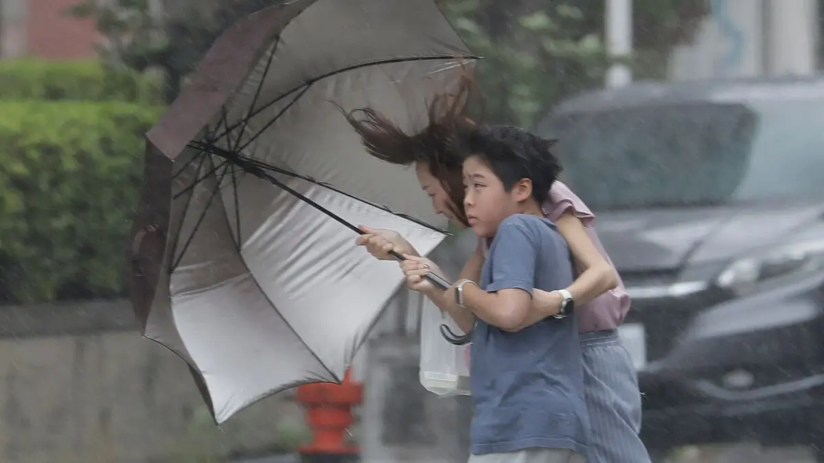 Typhoon Bavi forces hundreds of thousands to flee as 12-metre waves batter Japan and Taiwan