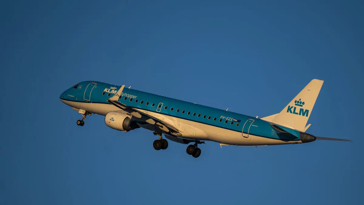 Air France-KLM takes off on the Paris Stock Exchange, up 11 percent after results above expectations for the latest quarter