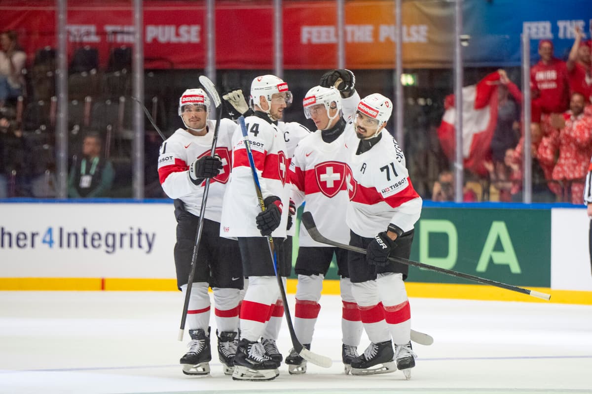 Switzerland Shuts Out USA 3-0 in World Championship Match