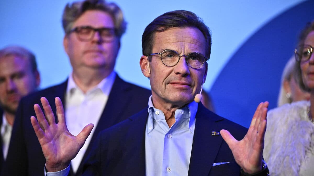Locked after election shock, Sweden seeks to avoid a snap election