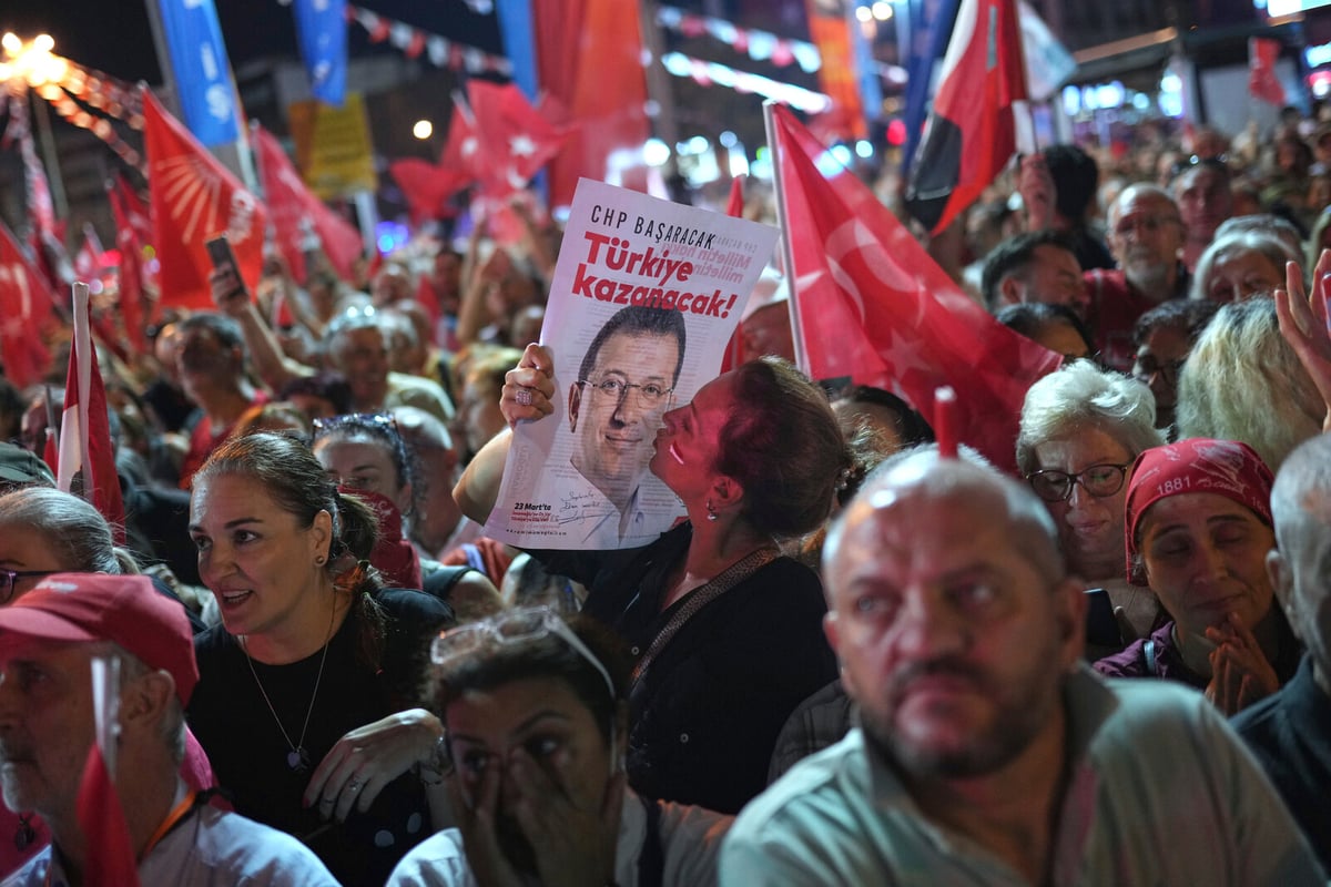 Massive Ankara Protest Backs Turkish Opposition Amid Court Case