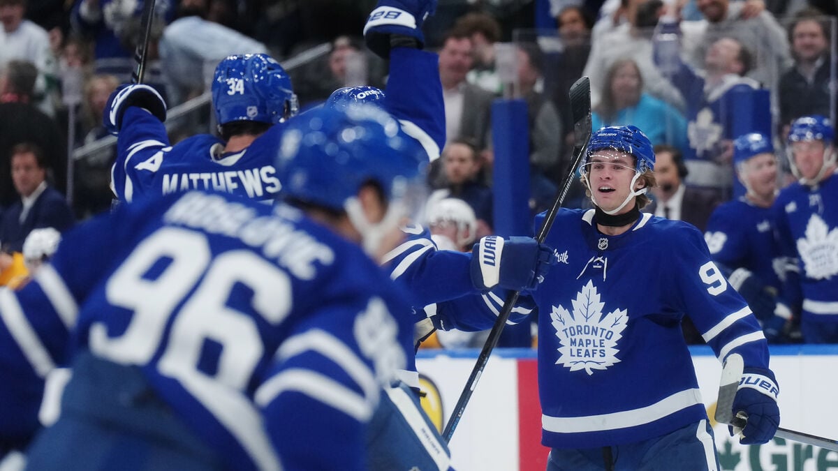 First Overall Pick Gavin McKenna Scores First NHL Goal in Toronto’s 5-4 Win