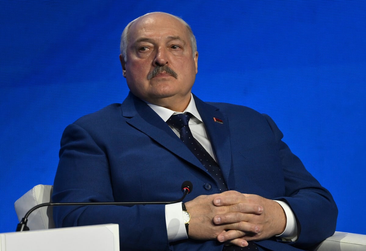 Belarus Must Balance Relations with Russia and the West, Expert Says