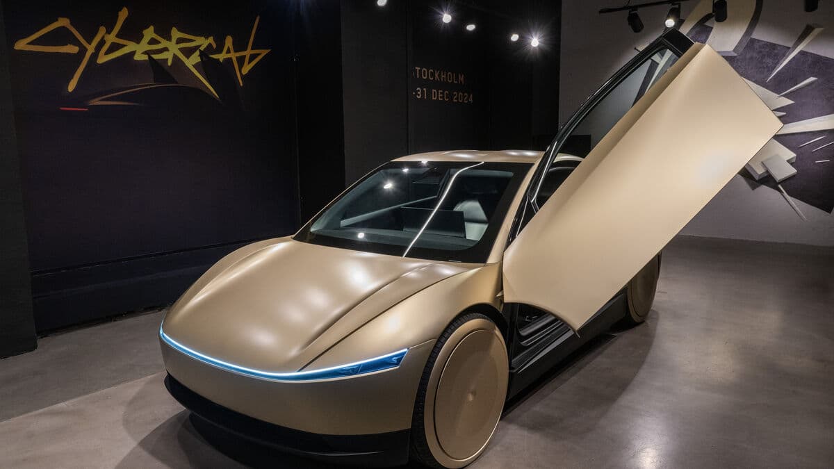 Elon Musk: Production of Tesla robot taxi underway