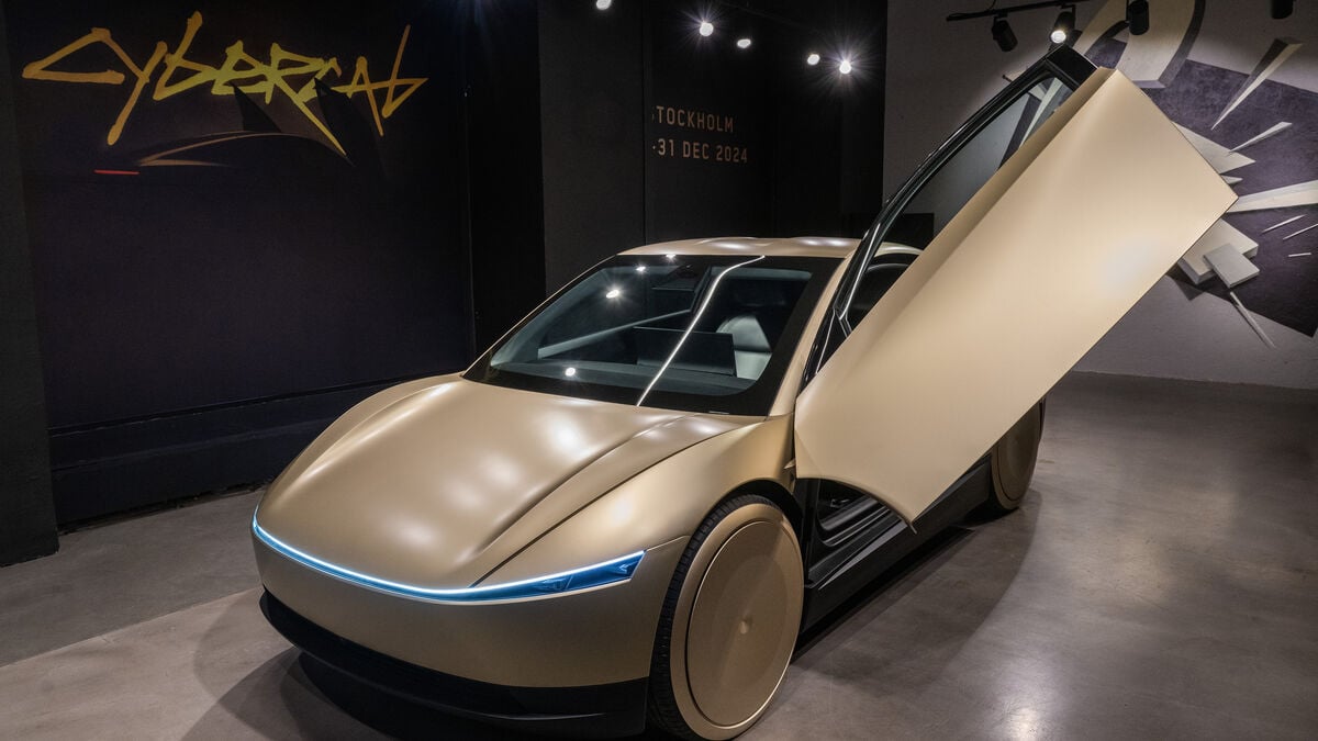 Elon Musk: Production of Tesla robot taxi underway