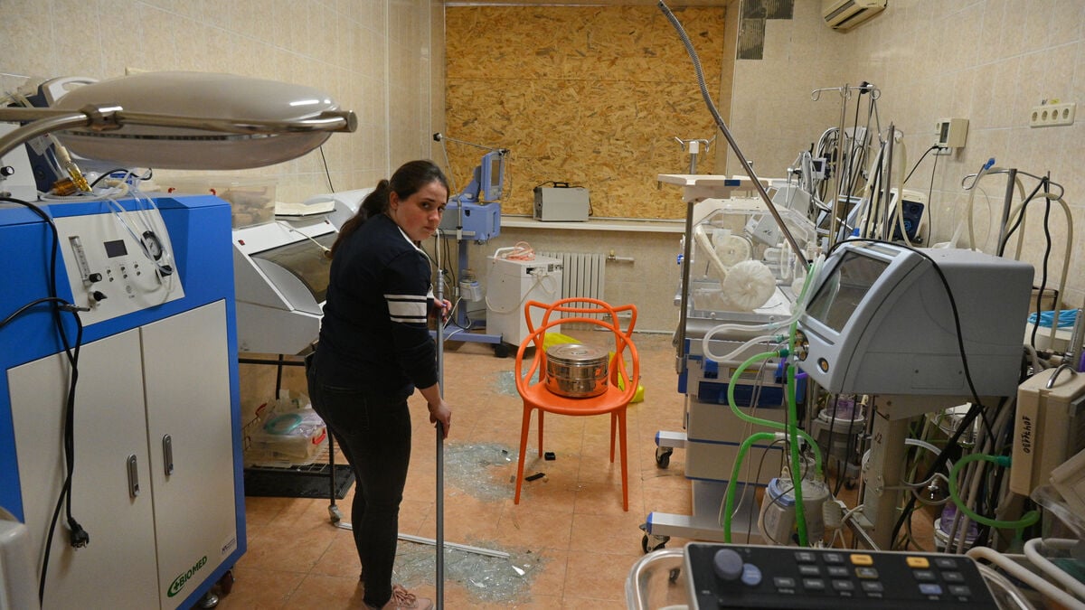Russian attack on maternity clinic in Odessa amid overnight drone strikes