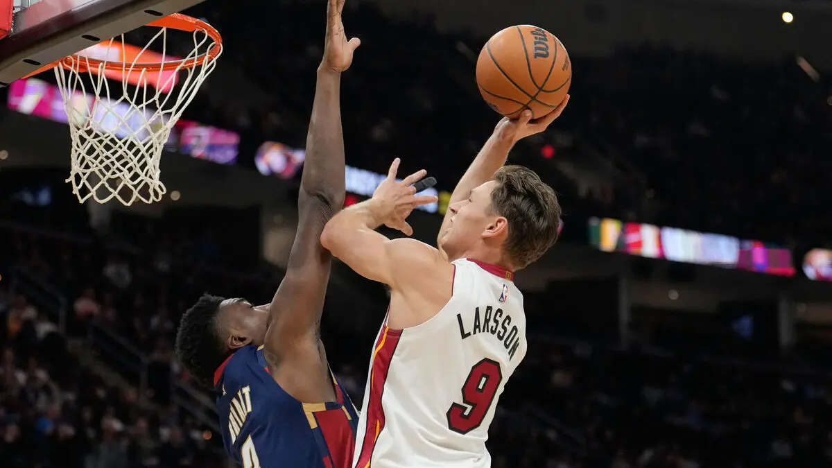 Larsson's Miami lose return match to Cleveland in NBA