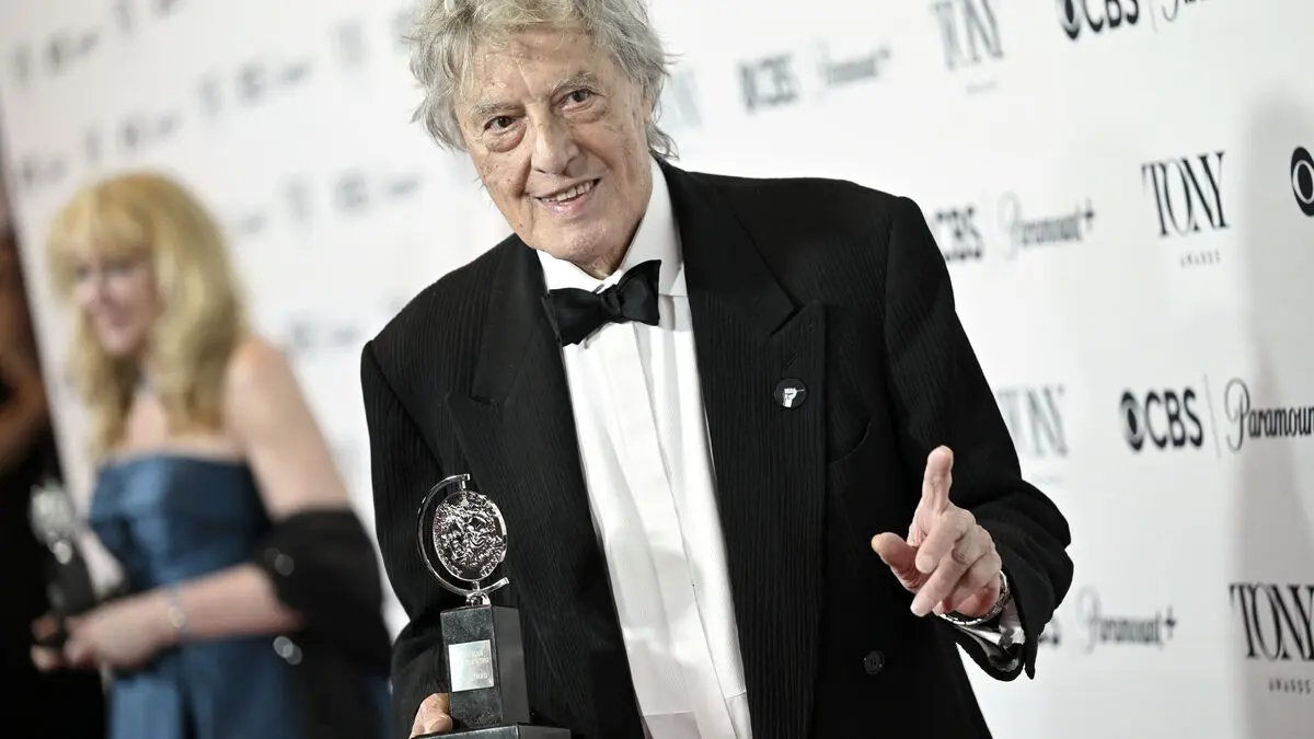 Playwright Tom Stoppard dies
