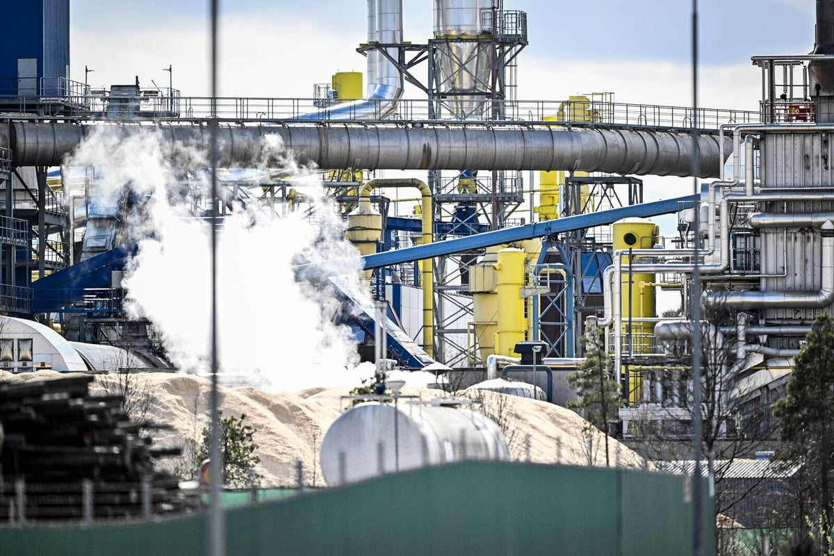 Fire at Ikea Factory in Hultsfred Contained After Explosion