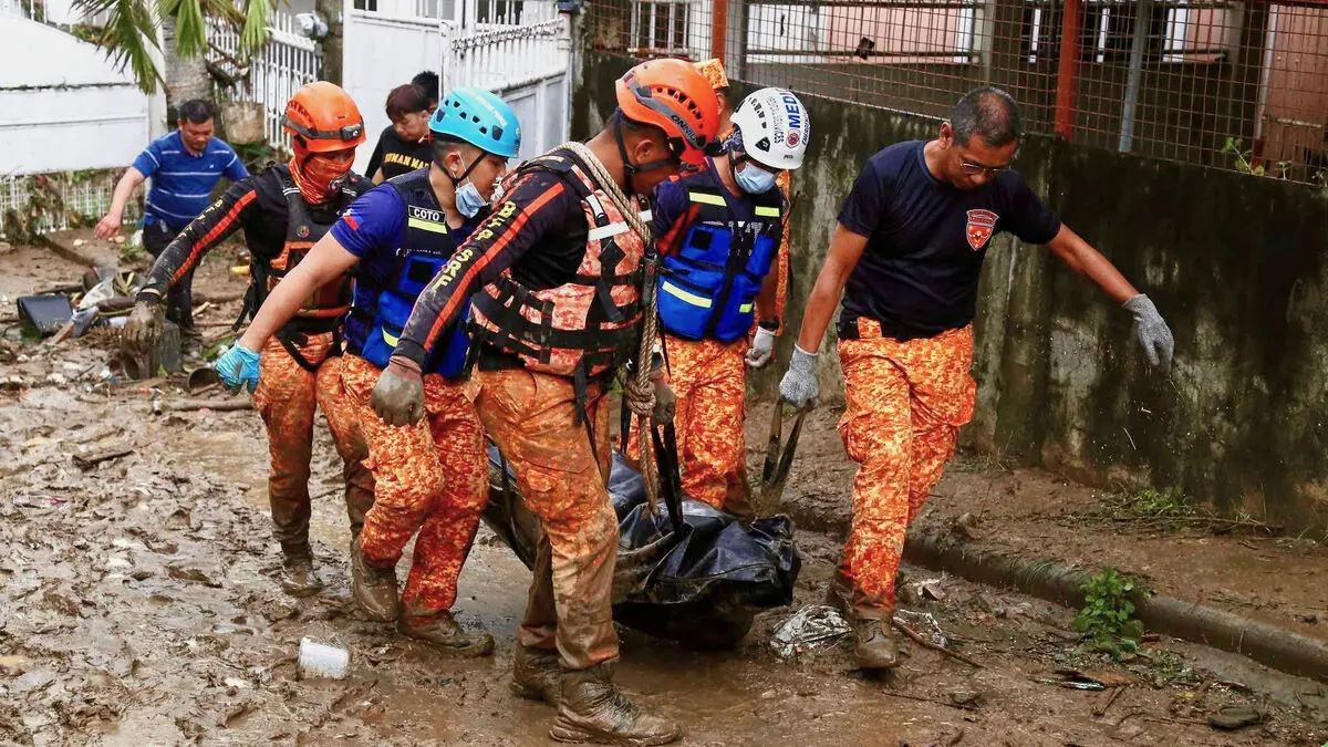 Death toll rises sharply after typhoon in the Philippines