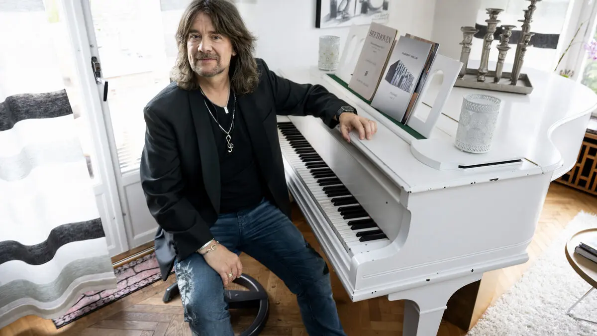 Christmas tour for Robert Wells and Sofia Källgren