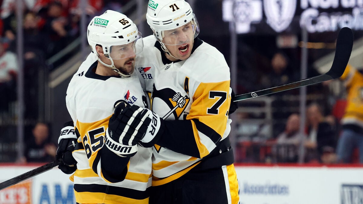 Erik Karlsson continues to rack up points for Pittsburgh after the Olympics