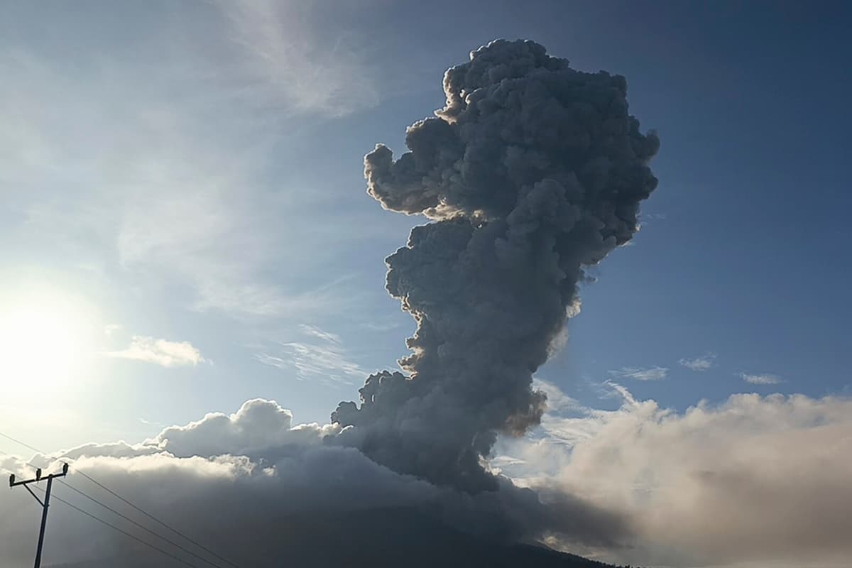 Volcano Erupts Near Bali Sending Ash 1.2 km Into the Air