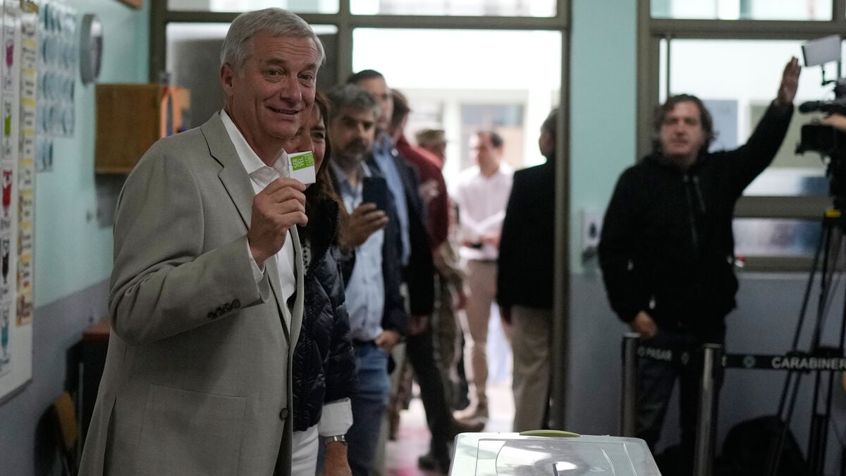 Ultra-conservative Kast wins election in Chile