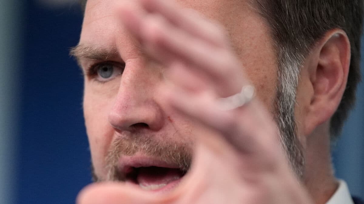 Vance postpones trip to Switzerland for Iran talks