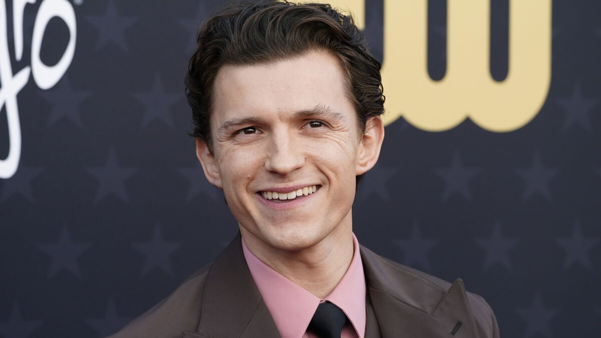 Tom Holland Updates Fans on Recovery After Concussion on Spider-Man Set
