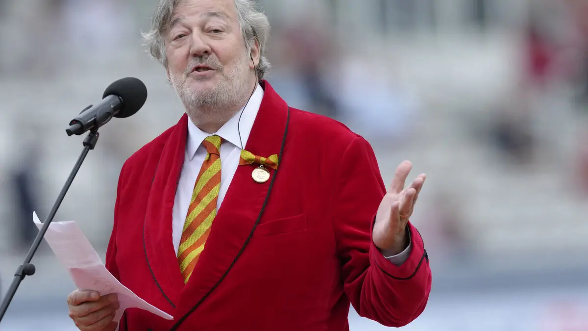 Stephen Fry appointed patron of Primate Society of Great Britain, succeeding Jane Goodall