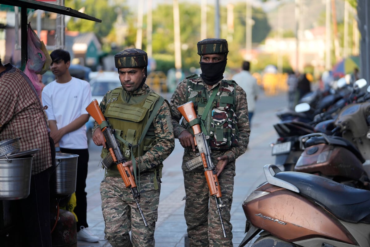 Pakistani Minister Warns of Imminent Indian Attack Amid Kashmir Tensions