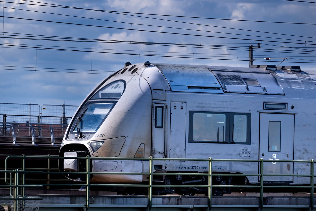 Train Service Resumes Between Stockholm and Gothenburg