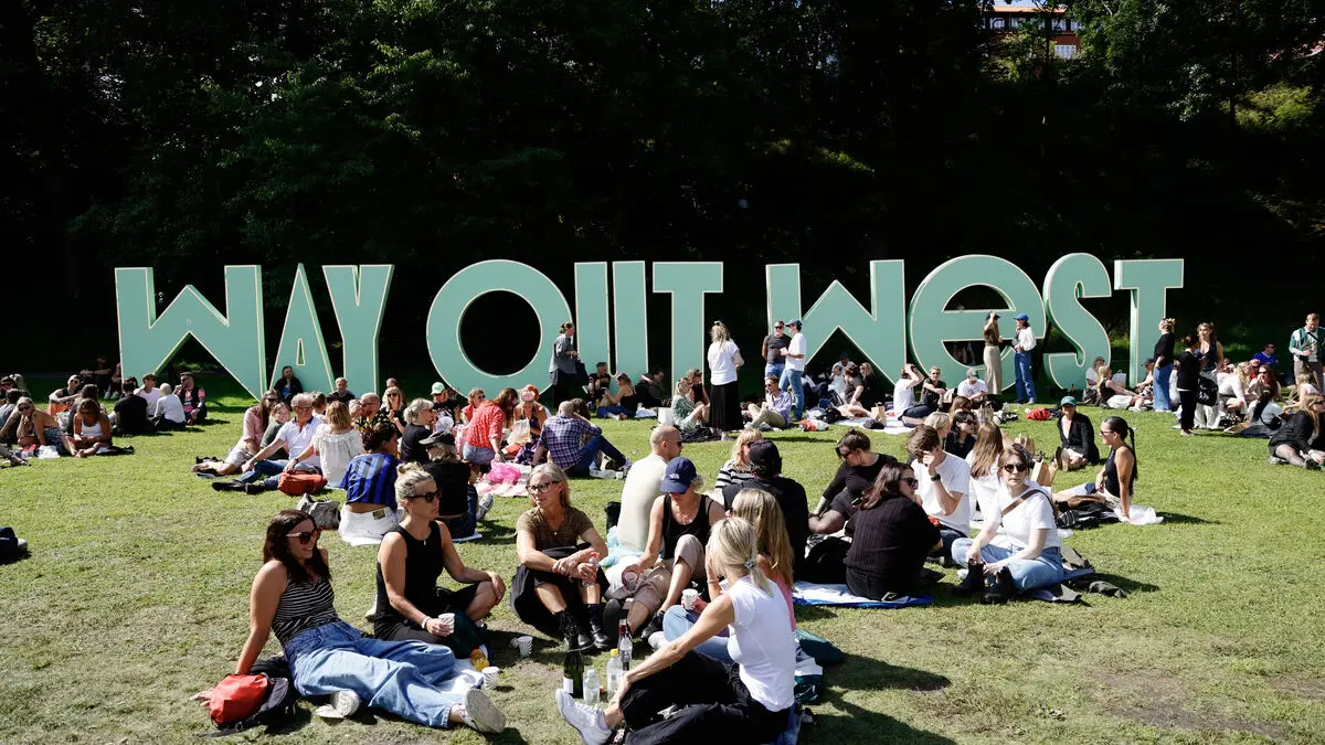 Way Out West fills in with Bonnie Prince Billy