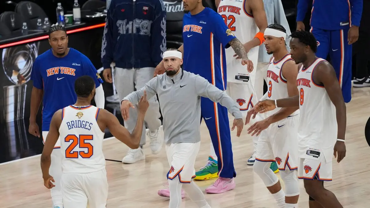 Fan storms court, disrupts first-round NBA playoff game between San Antonio and New York Knicks