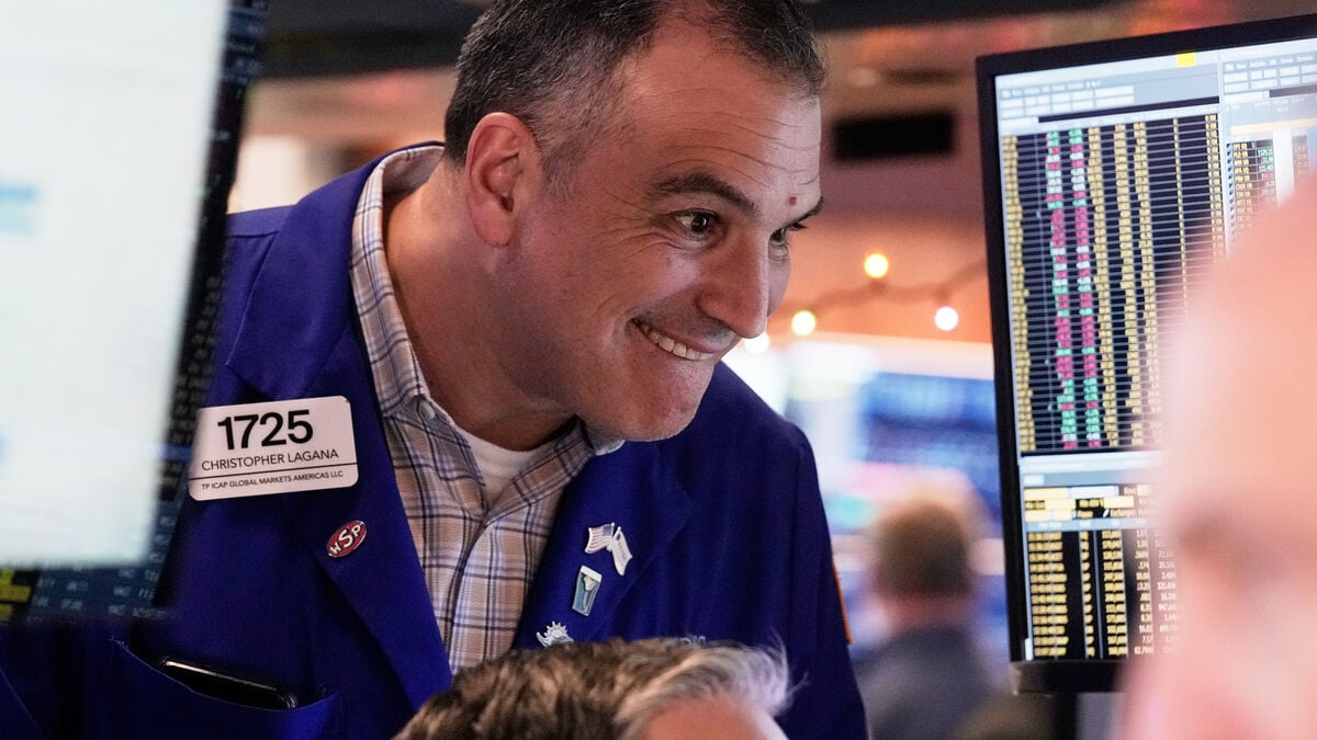 Wall Street rises despite disappointing jobs figures