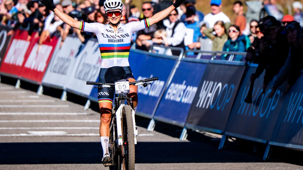 Jenny Rissveds wins historic overall mountain bike World Cup title