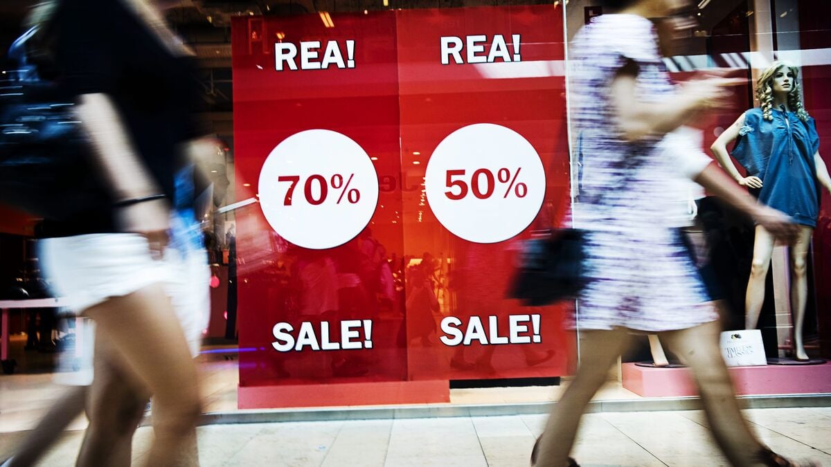 Service sector rebounded in March as PMI rose to 55.7
