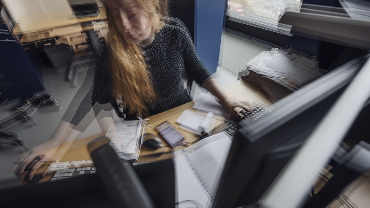 Managers healthier but more stressed than employees