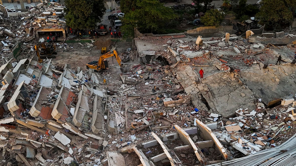Venezuela earthquake death toll rises to 1,943 as rescue efforts continue